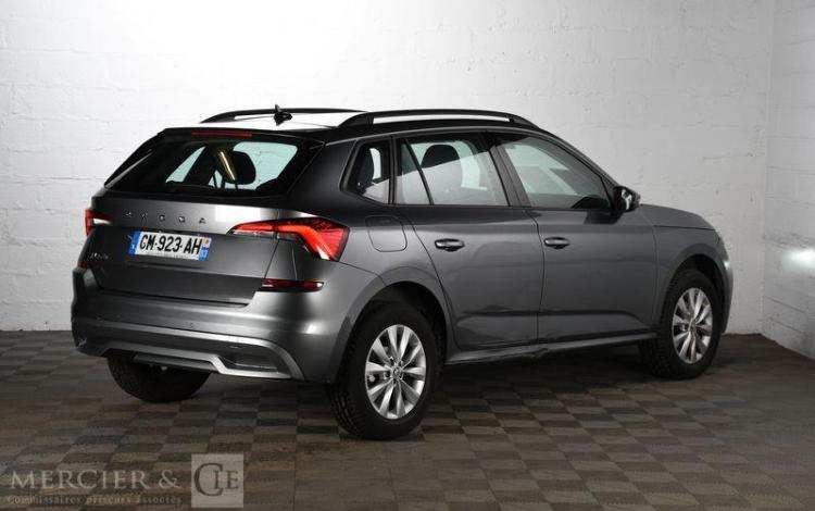 SKODA KAMIQ AMBITION 1,0 TSI EVO 110 GRIS GM-671-GY