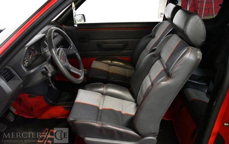 PEUGEOT 205 1,9 GTI ROUGE GV-192-GR