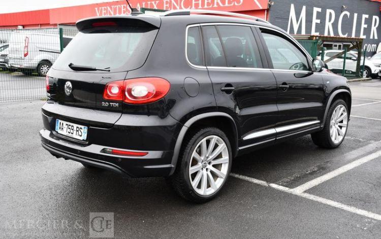 VOLKSWAGEN TIGUAN 2,0 TDI 140CH CARAT 4MOTION TIPTRONIC BVA NOIR AA-759-RS