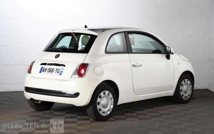 FIAT 500 BLANC AH-566-TG