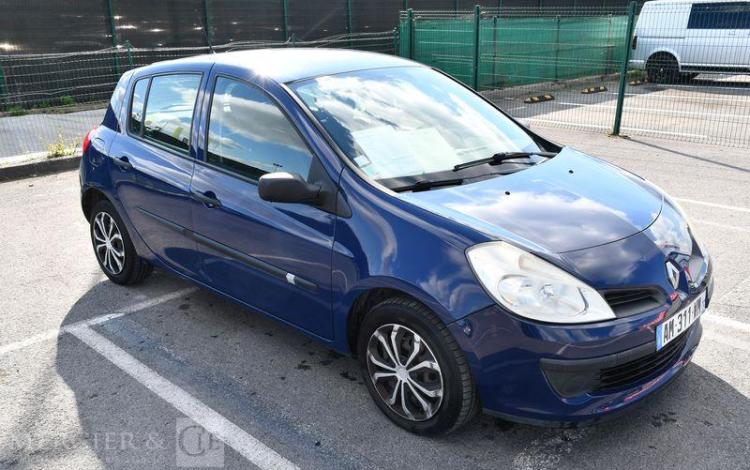 RENAULT CLIO BLEU AM-311-WM