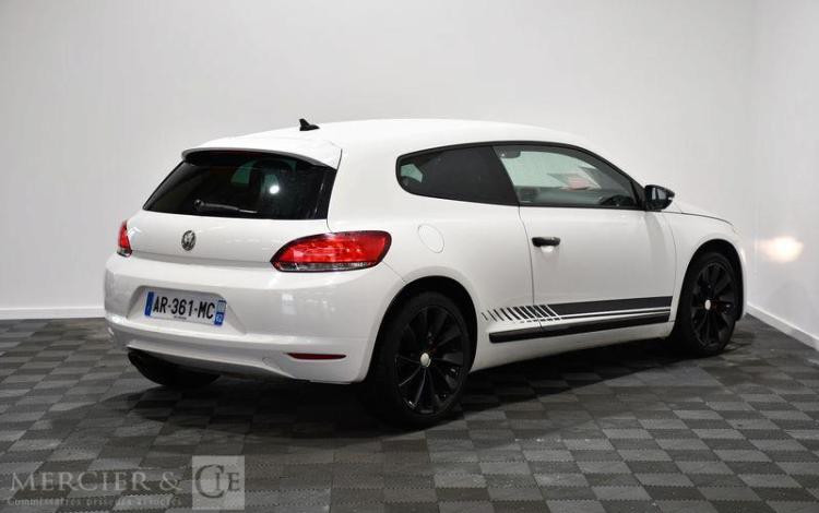 VOLKSWAGEN SCIROCCO 1,4 TSI 160CH SPORT LINE DSG BVA BLANC AR-361-MC