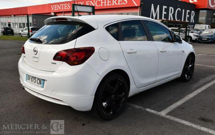 OPEL ASTRA 2,0 CDTI 160 COSMO BLANC AV-875-CN