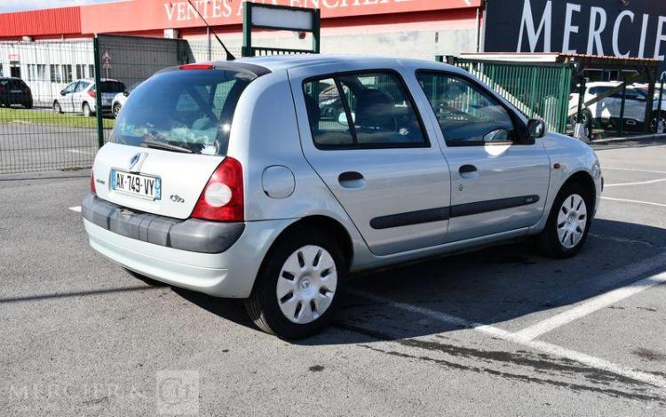 RENAULT CLIO 1,6 GRIS AX-749-VY