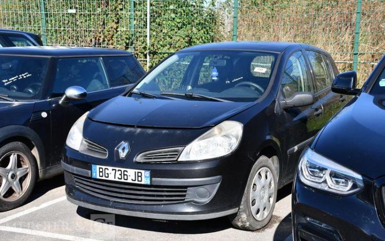 RENAULT CLIO III 1,5 DCI 85ch NOIR BG-736-JB