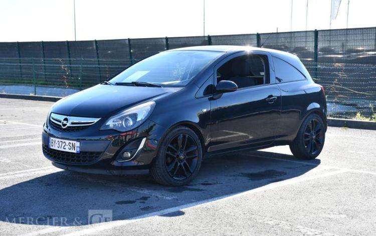 OPEL CORSA NOIR BY-372-SN