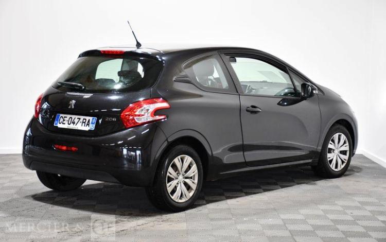 PEUGEOT 208 1,4 HDI 70 ACTIVE NOIR CE-047-RA