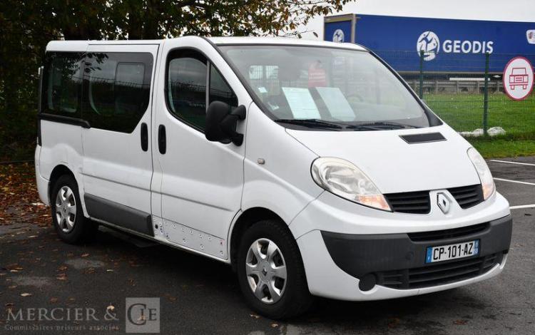 RENAULT TRAFIC PASSENGER L1H1 2.0DCI 90 CV BLANC CP-101-AZ