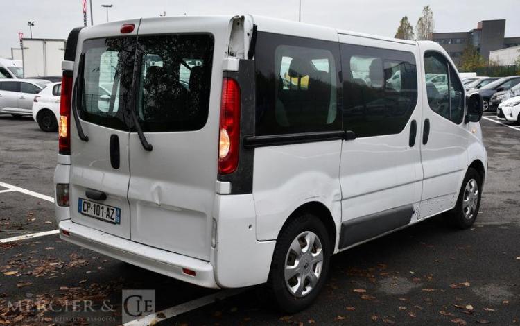 RENAULT TRAFIC PASSENGER L1H1 2.0DCI 90 CV BLANC CP-101-AZ