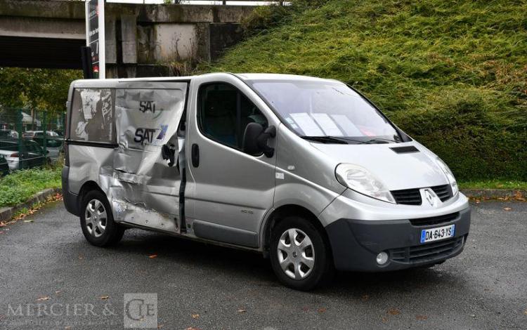 RENAULT TRAFIC 3 D115 L1H1 GD CFT GRIS DA-643-YS