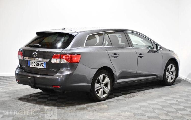 TOYOTA AVENSIS BREAK 2,0 D4D 125 SKYVIEW EDITION GRIS DE-099-VX