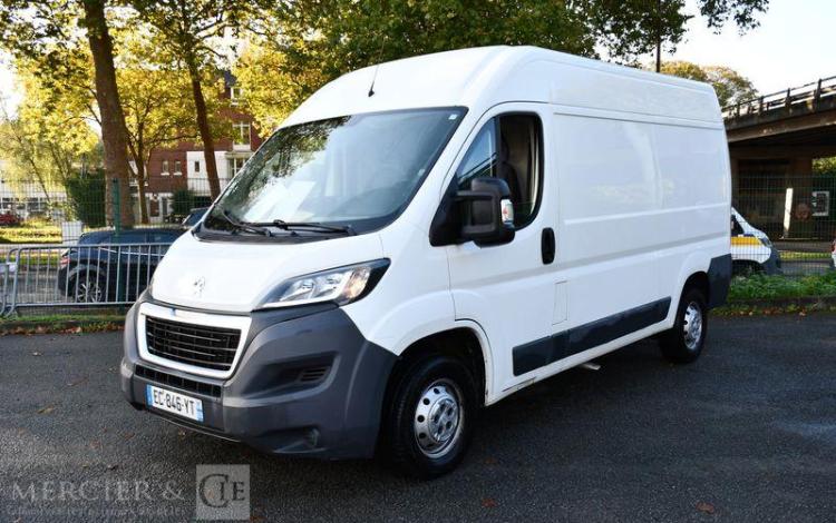 PEUGEOT BOXER BLANC EC-846-YT