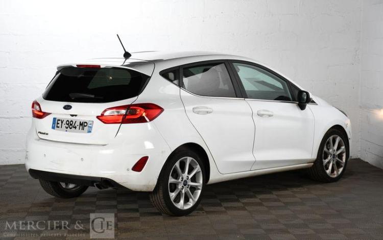 FORD FIESTA 1,5 TDCI 85CH TITANIUM S&S BLANC EY-984-MP