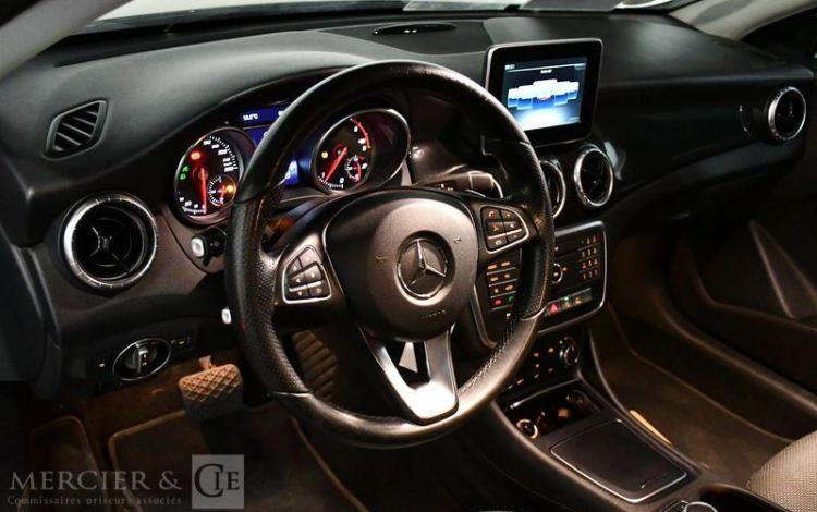 MERCEDES CLA 180 D INSPIRATION GRIS EZ-825-XL