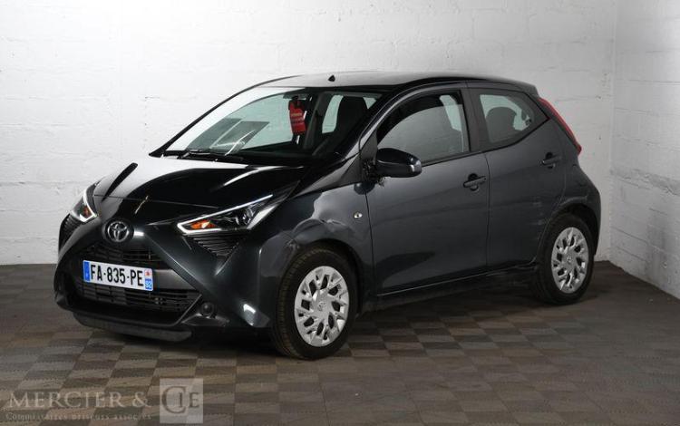 TOYOTA AYGO GRIS FA-835-PE