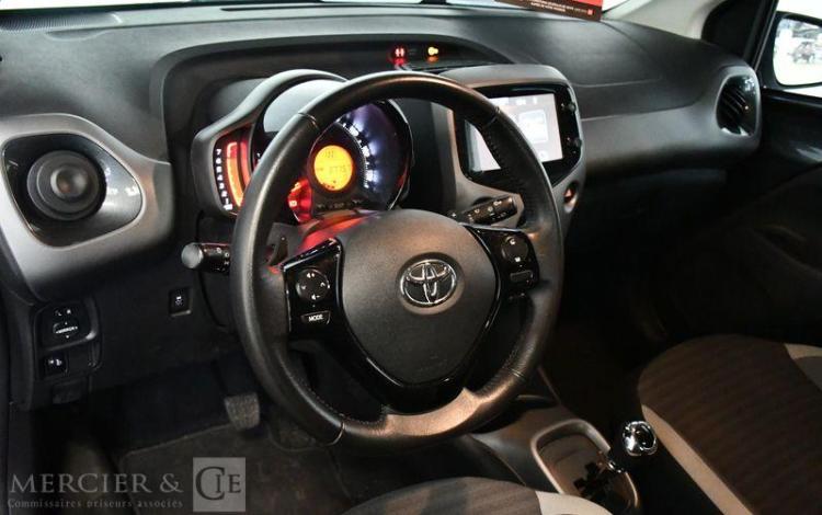 TOYOTA AYGO GRIS FA-835-PE