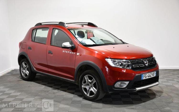 DACIA SANDERO STEPWAY TCE 90 ROUGE FG-442-KF