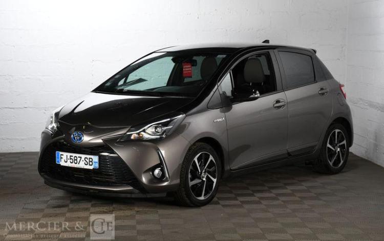 TOYOTA YARIS HYBRIDE 100H COLLECTION 5P GRIS FJ-587-SB