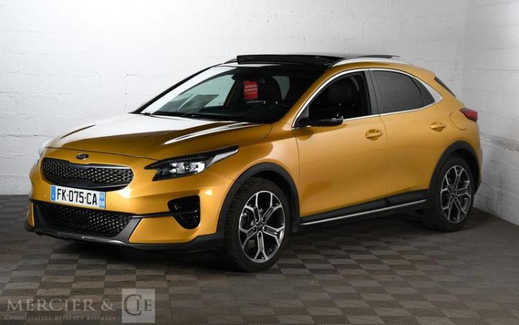 KIA XCEED 1,4 T-GDI 140 LAUNCH EDIT JAUNE FK-075-CA