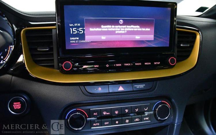 KIA XCEED 1,4 T-GDI 140 LAUNCH EDIT JAUNE FK-075-CA