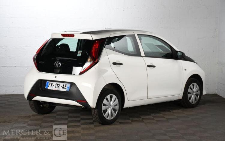 TOYOTA AYGO 1,0 VVT-i X 5P BLANC FK-112-AE