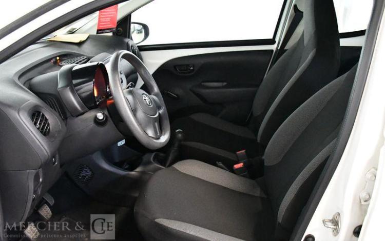 TOYOTA AYGO 1,0 VVT-i X 5P BLANC FK-112-AE