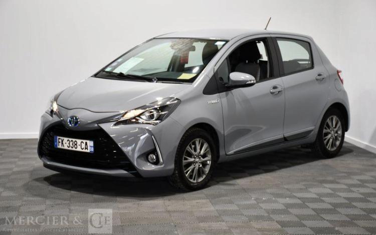 TOYOTA YARIS HYBRIDE 100H DYNAMIC GRIS FK-338-CA