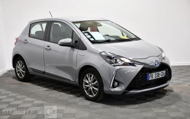 TOYOTA YARIS HYBRIDE 100H DYNAMIC GRIS FK-338-CA