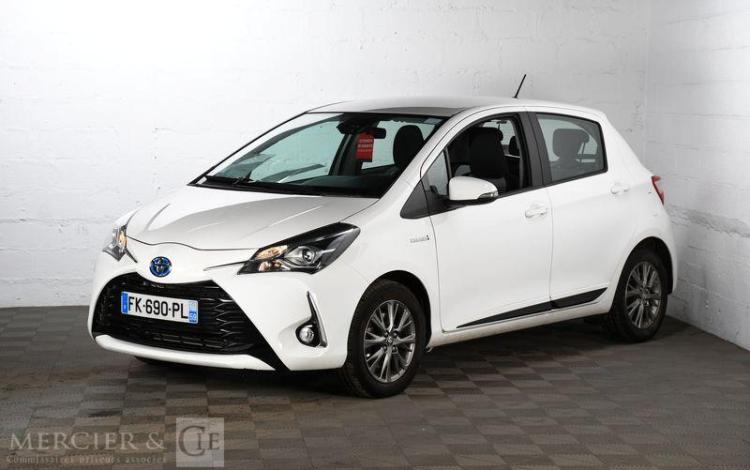 TOYOTA YARIS HYBRIDE 100H DYBNAMIC 5P BLANC FK-690-PL