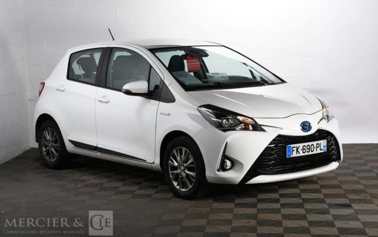 TOYOTA YARIS HYBRIDE 100H DYBNAMIC 5P BLANC FK-690-PL