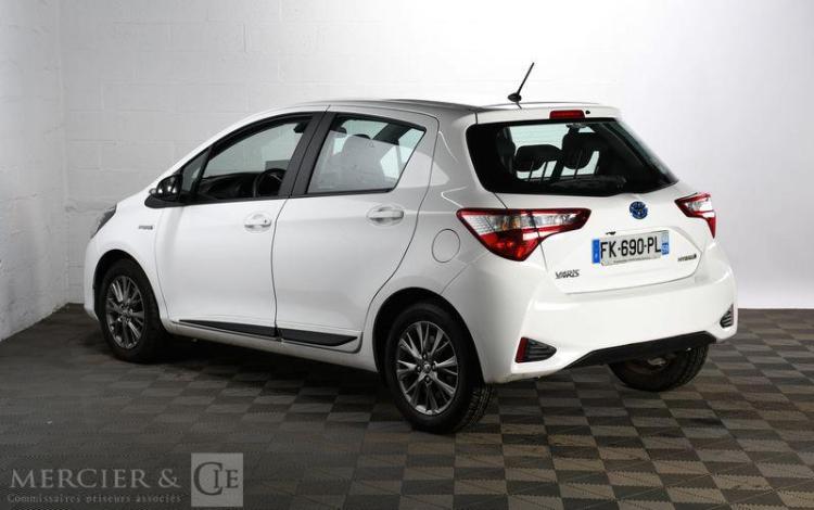 TOYOTA YARIS HYBRIDE 100H DYBNAMIC 5P BLANC FK-690-PL