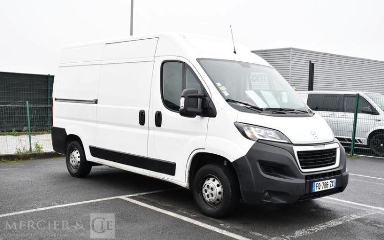 PEUGEOT BOXER 333 L2H2  2,2 BLUEHDI 140 PREMIUM – 96331KM – ANNEE 2020 BLANC FQ-786-ZX