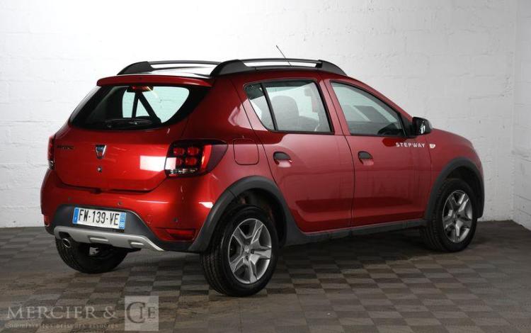 DACIA SANDERO STEPWAY BLUE DCI 95 ROUGE FW-139-VE