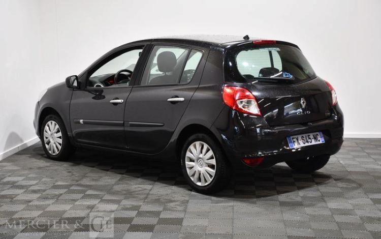 RENAULT CLIO NOIR FX-645-NC