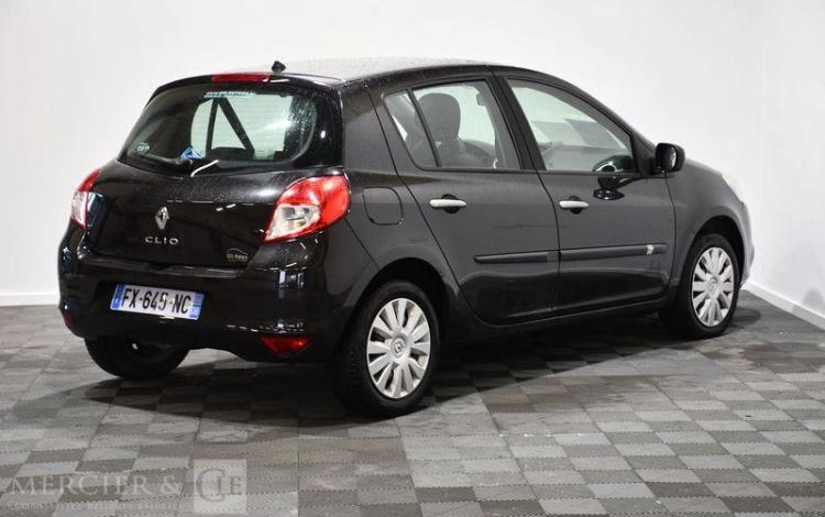 RENAULT CLIO NOIR FX-645-NC