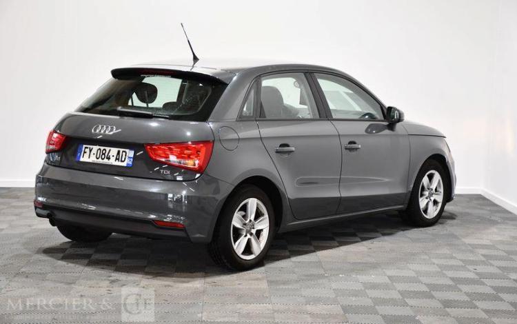 AUDI A1 SPORTBACK 1,6 TDI 115 AMBIENTE GRIS FY-084-AD