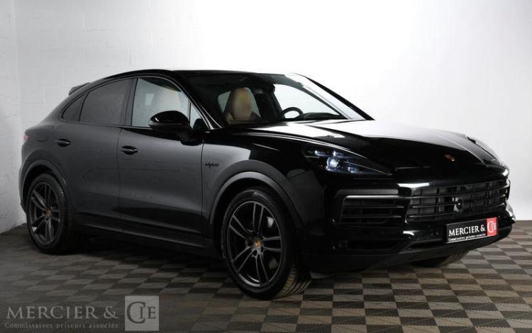 PORSCHE CAYENNE 3,0 e-HYBRID NOIR GA-776-MZ