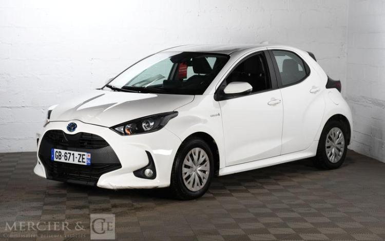 TOYOTA YARIS A,E BLANC GB-671-ZE