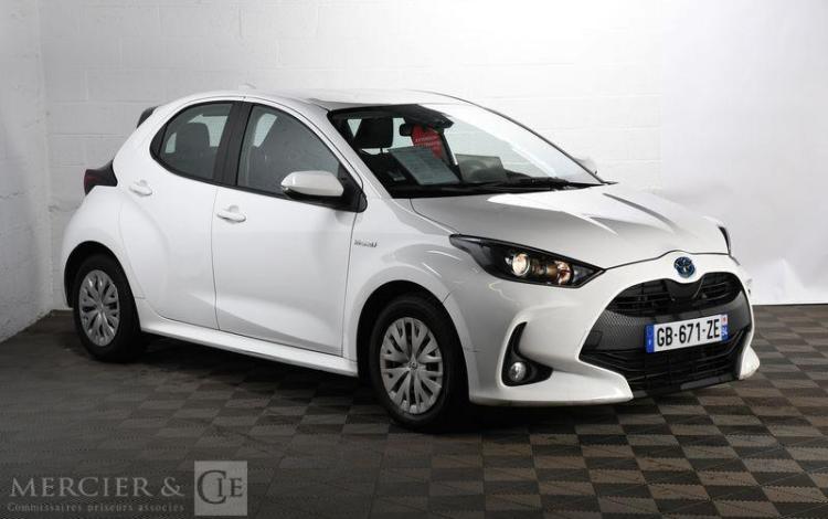 TOYOTA YARIS A,E BLANC GB-671-ZE