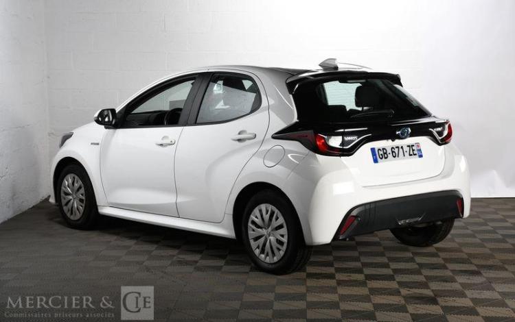 TOYOTA YARIS A,E BLANC GB-671-ZE