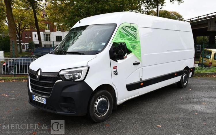 RENAULT MASTER RED VAN FWD 3T5 E6 L3H2 – EN L’ETAT BLANC GC-435-QC