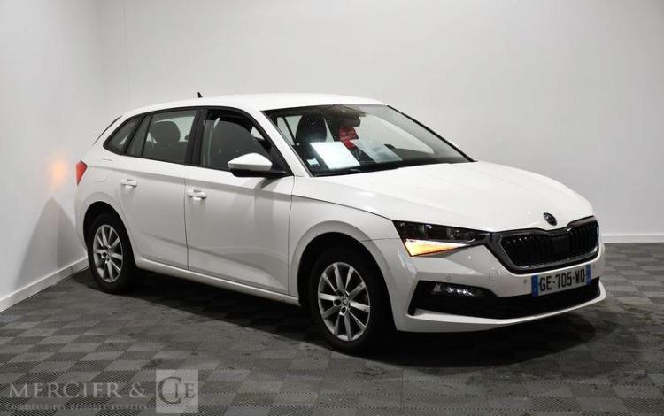 SKODA SCALA AMBITION 1,0 TSI ECO 110 BLANC GE-705-WQ