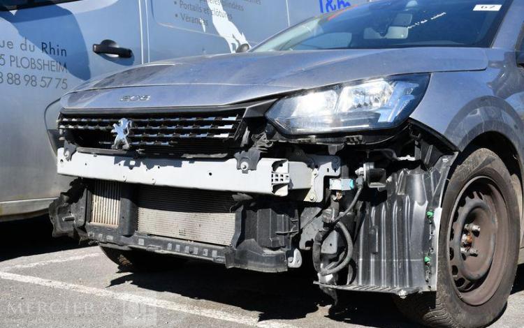 PEUGEOT 208 A,E ACTIVE BLUEHDI vente à pro uniquement à dépédaler GRIS GE-751-VS