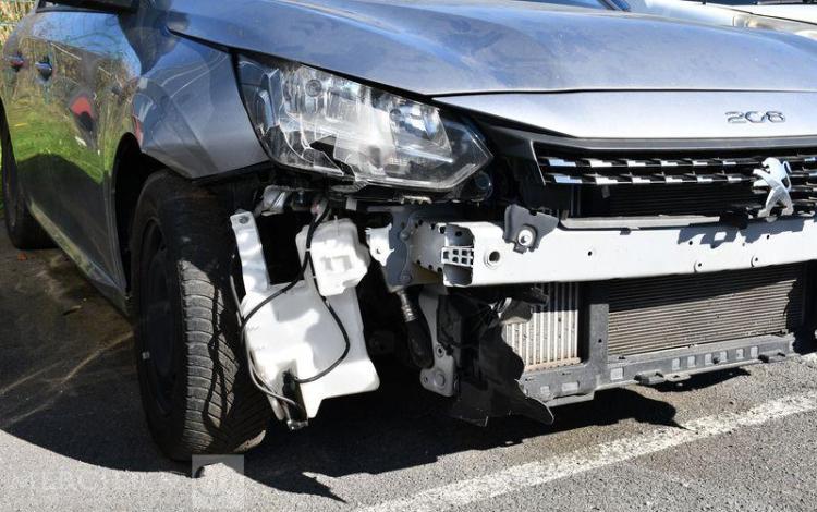 PEUGEOT 208 A,E ACTIVE BLUEHDI vente à pro uniquement à dépédaler GRIS GE-751-VS