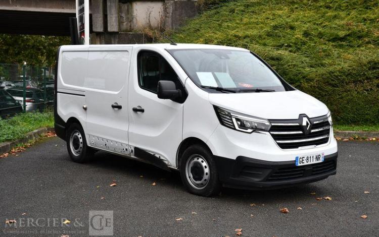 RENAULT TRAFIC GCF L1H1 2T8 BLUE DCI 150 BLANC GE-811-NR