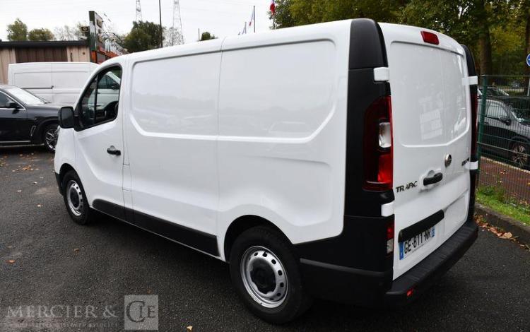 RENAULT TRAFIC GCF L1H1 2T8 BLUE DCI 150 BLANC GE-811-NR