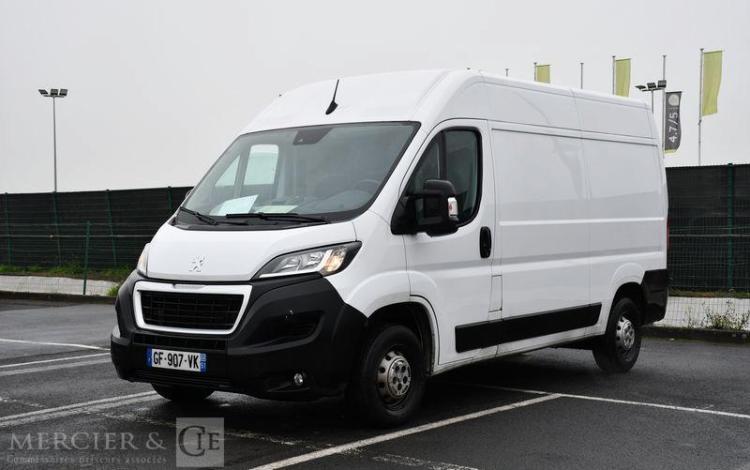 PEUGEOT BOXER FG 335 L2H2 2,2 BLUEHDI 140 ASPHALT – 73724 KM – ANNEE 2022 BLANC GF-907-VK