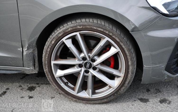 AUDI A1 SPORTBACK 40 TFSI 2,0 207CH GRIS GJ-748-ZY