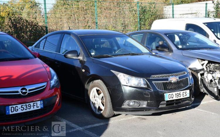 CHEVROLET CRUZE NOIR GQ-195-ES