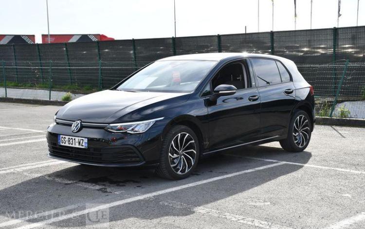 VOLKSWAGEN GOLF A8 1,0 ETSI M HYBRID 110CH DSG7 NOIR GS-831-WZ